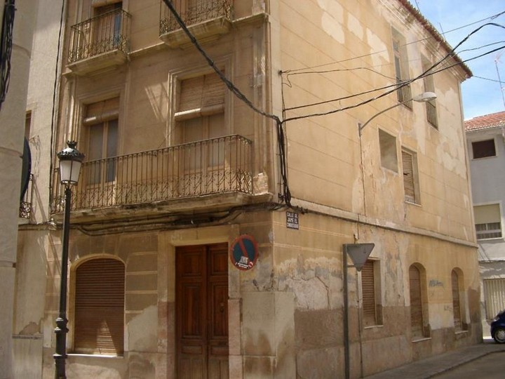 El encanto de la edad - Pleno Centro de Calle Mayor Novelda