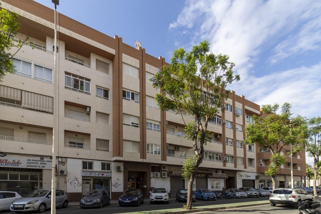 Una luz inesperada - Av de la Constitución de Novelda