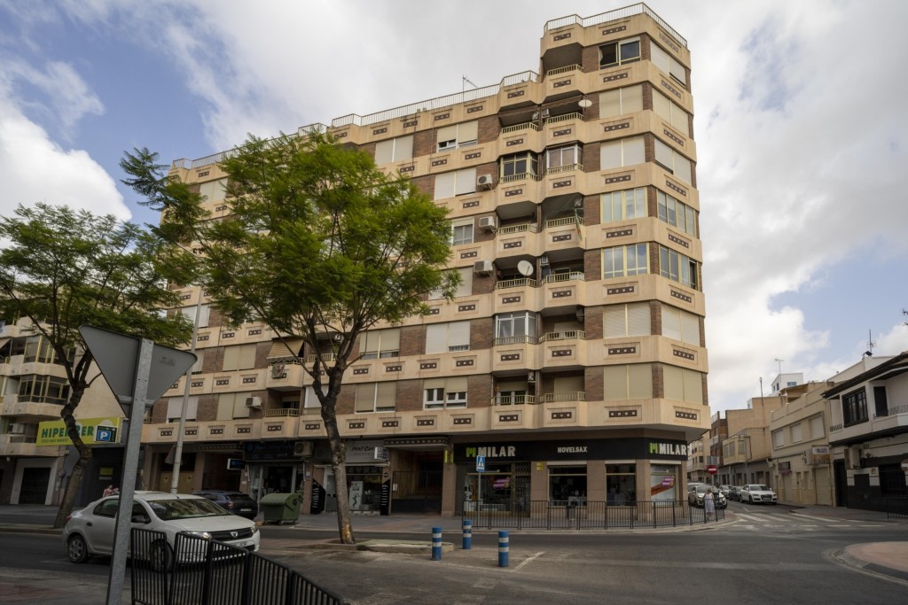 4º Piso con ascensor. Avda. Constitución Novelda