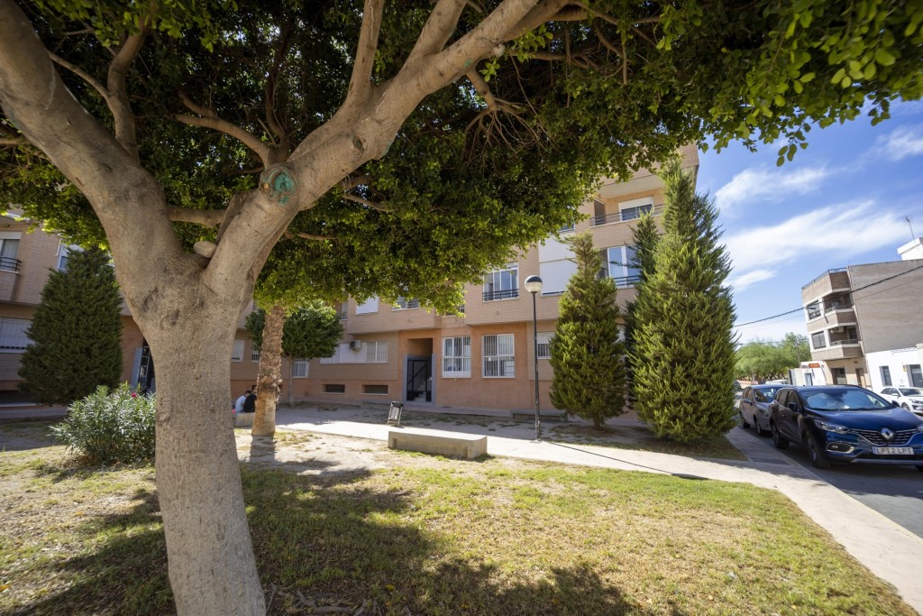 2º Piso con plaza garaje y trastero. Barrio Vereda Novelda