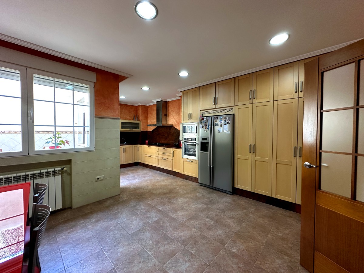 Casa independiente en barrio Sagrado Corazón NOVELDA