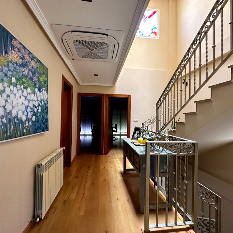 Casa independiente en barrio Sagrado Corazón NOVELDA