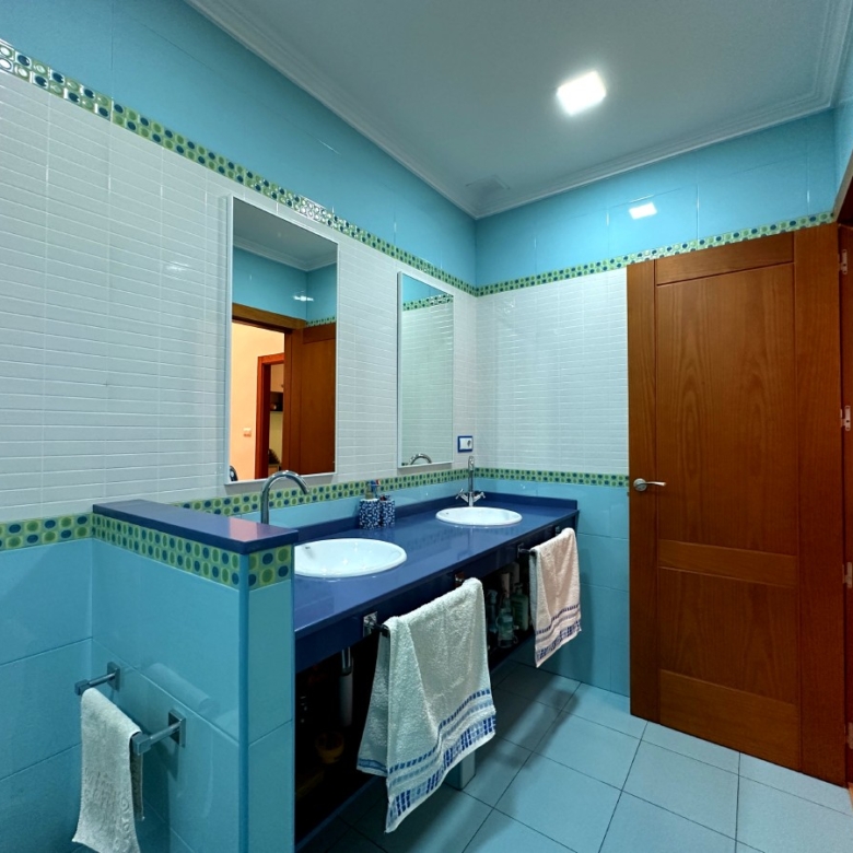 Casa independiente en barrio Sagrado Corazón NOVELDA