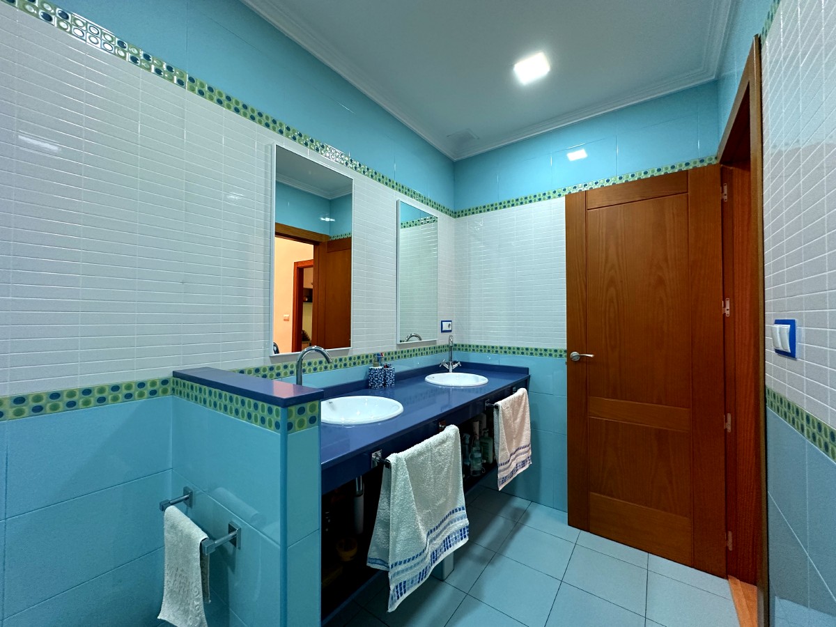 Casa independiente en barrio Sagrado Corazón NOVELDA