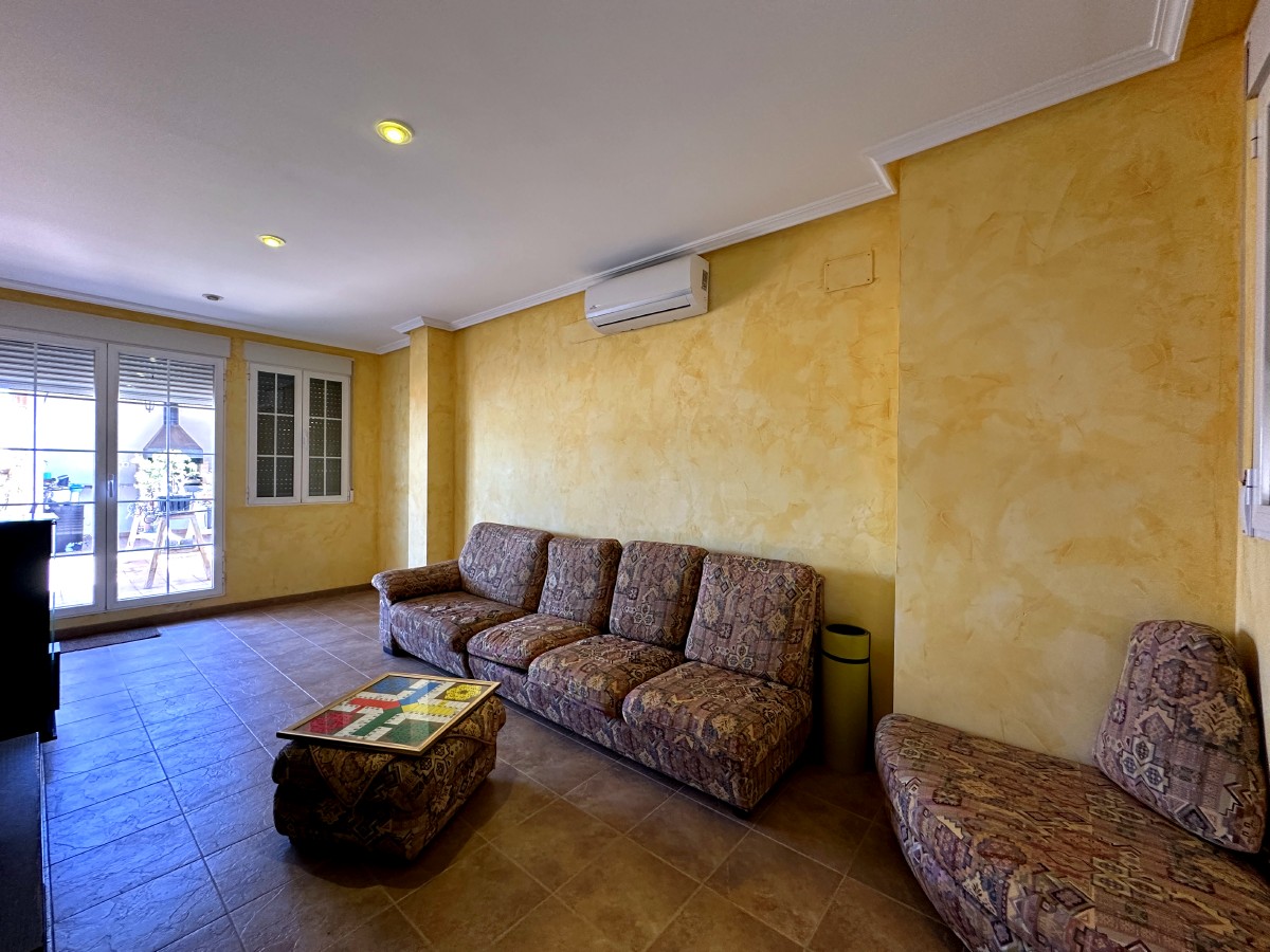 Casa independiente en barrio Sagrado Corazón NOVELDA