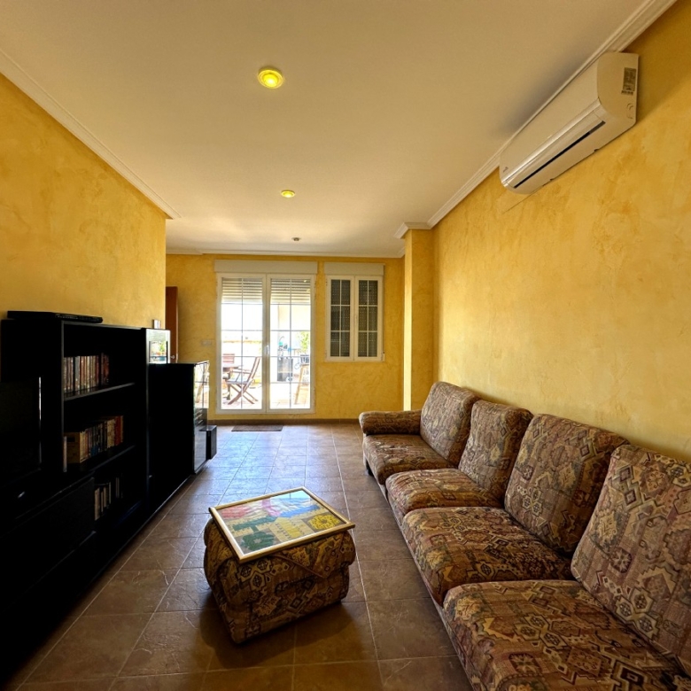 Casa independiente en barrio Sagrado Corazón NOVELDA
