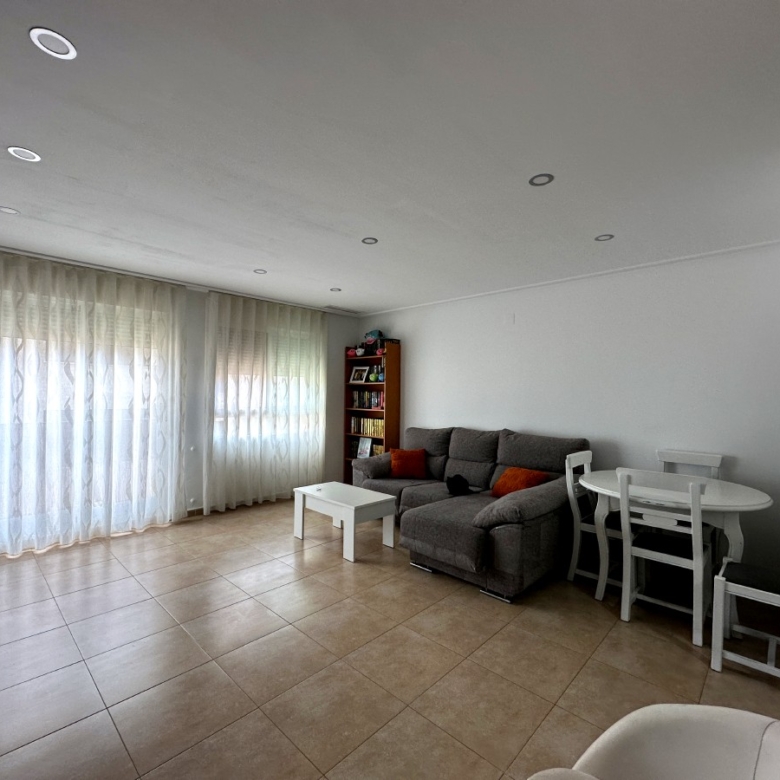 Piso primera planta en barrio San Roque NOVELDA