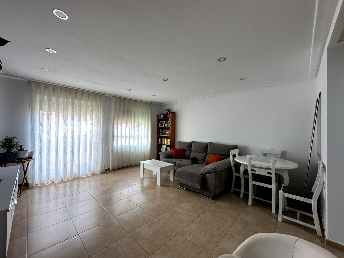 Piso primera planta en barrio San Roque NOVELDA