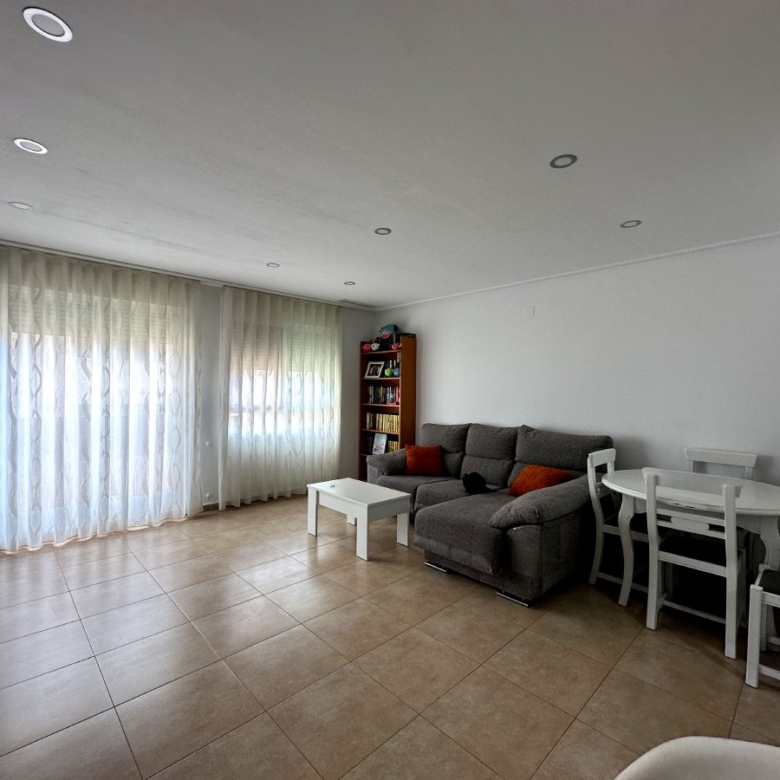 Piso primera planta en barrio San Roque NOVELDA