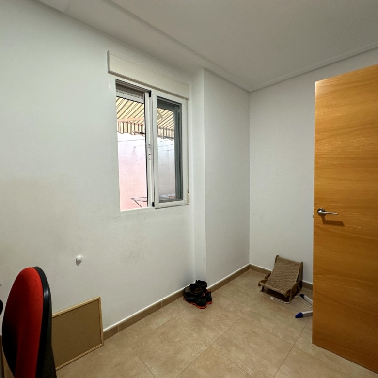 Piso primera planta en barrio San Roque NOVELDA
